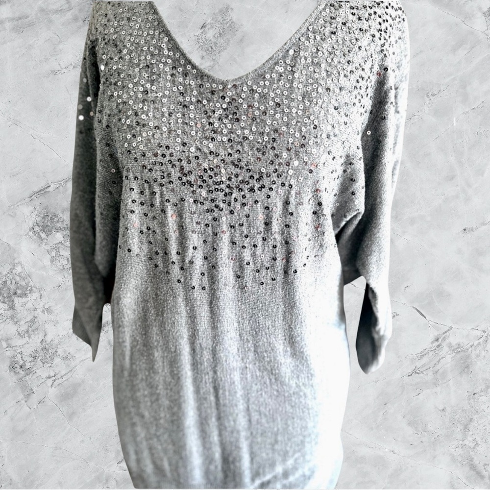 Elle V-Neck Silver Sequin Sweater Women’s Size Medium